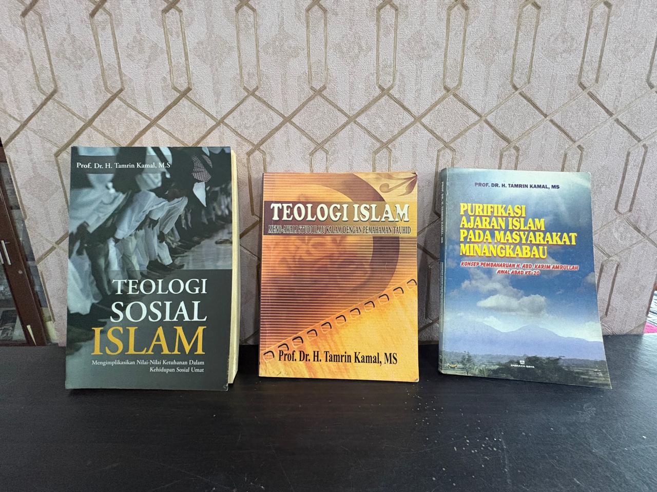 Sumbangan Buku untuk Menambah Khazanah Keilmuan